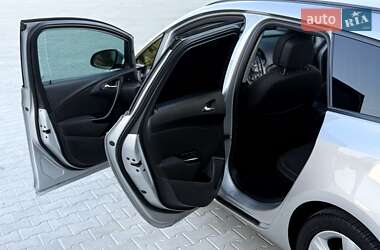 Универсал Opel Astra 2012 в 