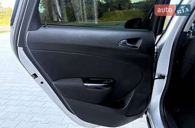 Универсал Opel Astra 2012 в 