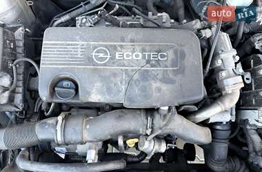 Универсал Opel Astra 2012 в 