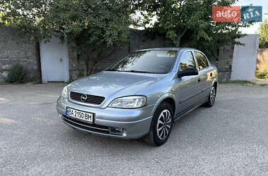 Седан Opel Astra 2007 в Новом Буге