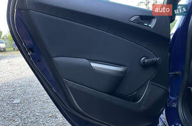 Хэтчбек Opel Astra 2010 в 
