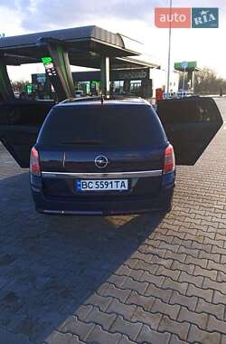 Універсал Opel Astra 2010 в Стрию