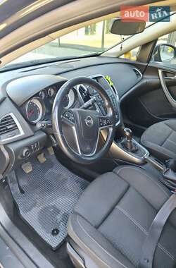 Универсал Opel Astra 2015 в 