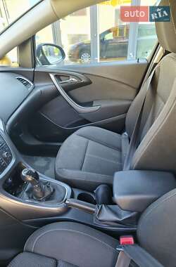 Универсал Opel Astra 2015 в 
