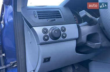 Хэтчбек Opel Astra 2005 в 