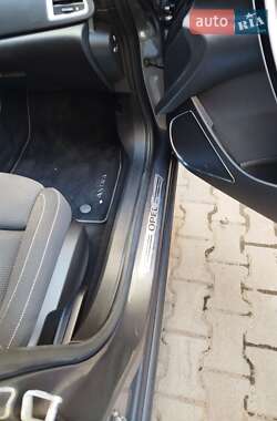 Универсал Opel Astra 2010 в 