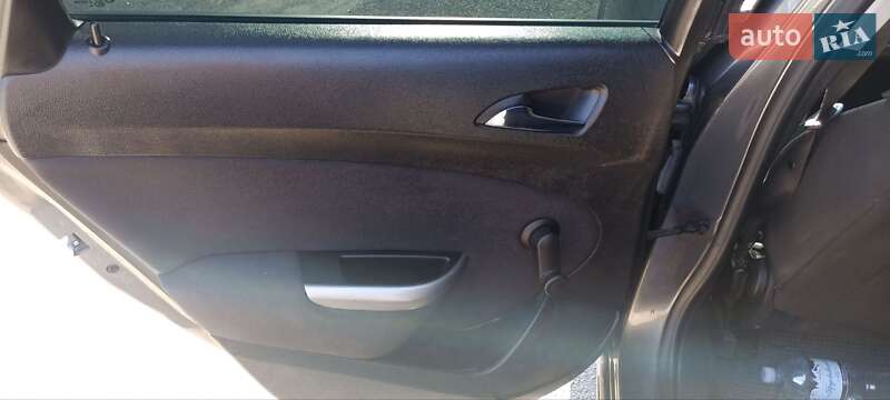 Универсал Opel Astra 2011 в Житомире