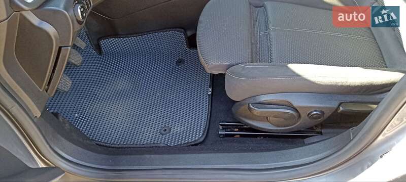 Универсал Opel Astra 2011 в Житомире