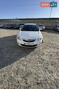 Универсал Opel Astra 2011 в Вышгороде