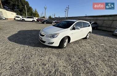 Универсал Opel Astra 2011 в Вышгороде