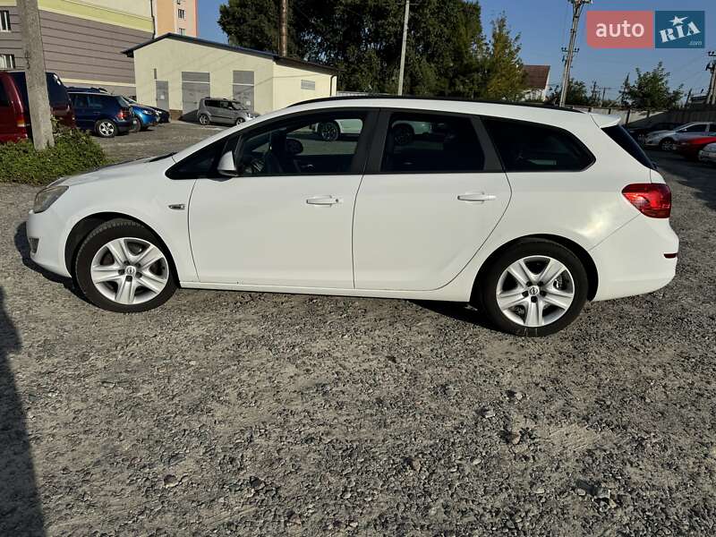 Универсал Opel Astra 2011 в Вышгороде
