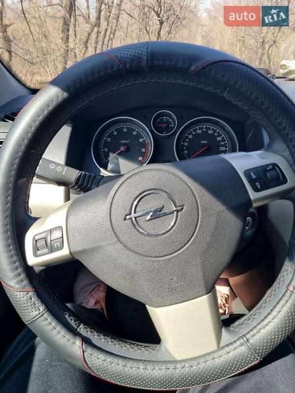 Универсал Opel Astra 2008 в Каменском