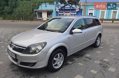 Универсал Opel Astra 2004 в Ужгороде