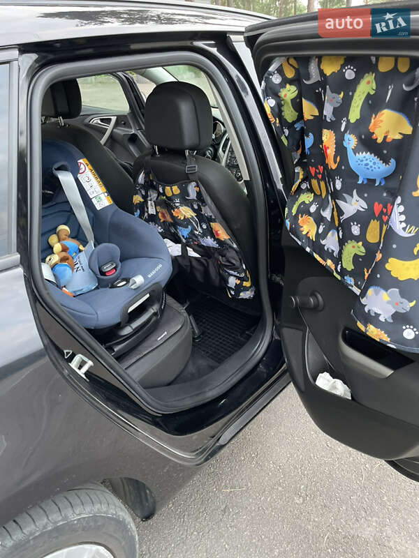 Універсал Opel Astra 2011 в Вінниці