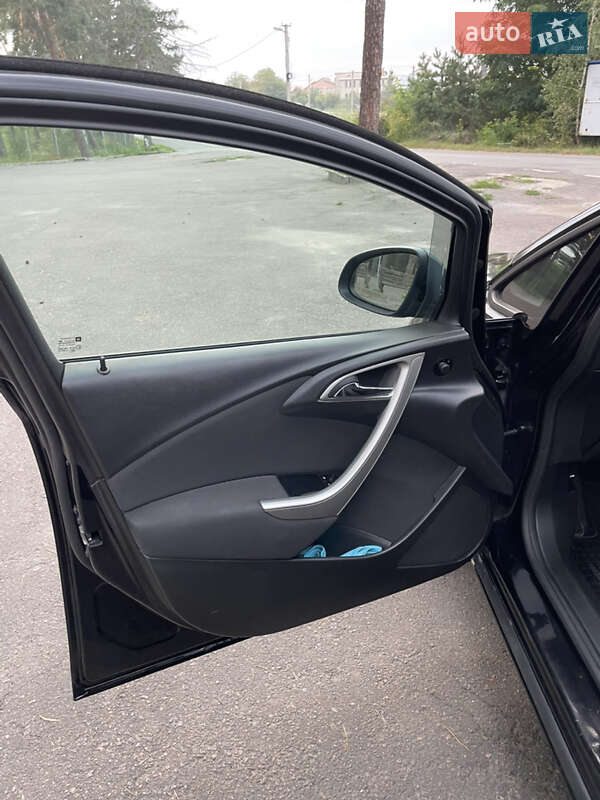 Універсал Opel Astra 2011 в Вінниці