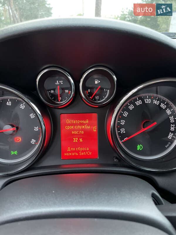 Універсал Opel Astra 2011 в Вінниці