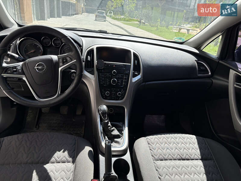 Универсал Opel Astra 2013 в Виннице