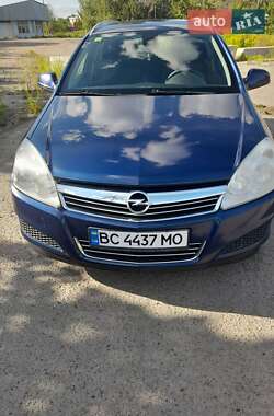 Універсал Opel Astra 2009 в Полтаві