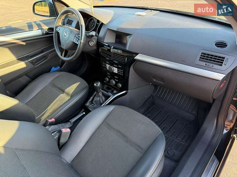 Универсал Opel Astra 2010 в Любешове фото 6 Универсал Opel Astra 2010 в Любешове