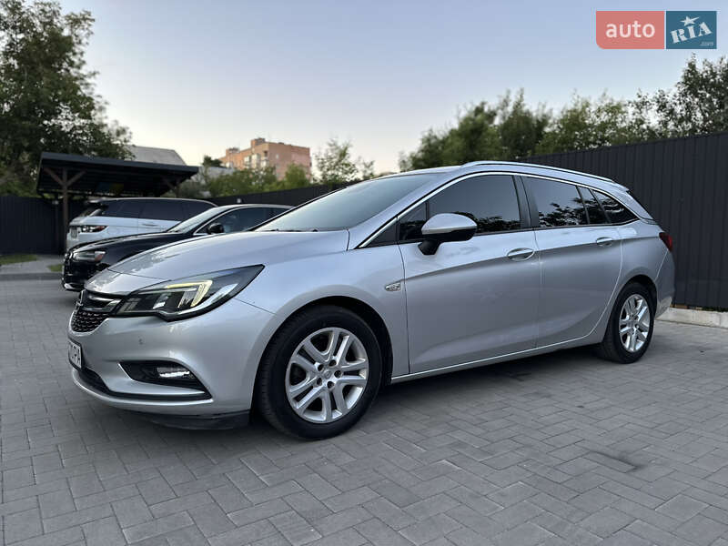 Универсал Opel Astra 2017 в Ирпене