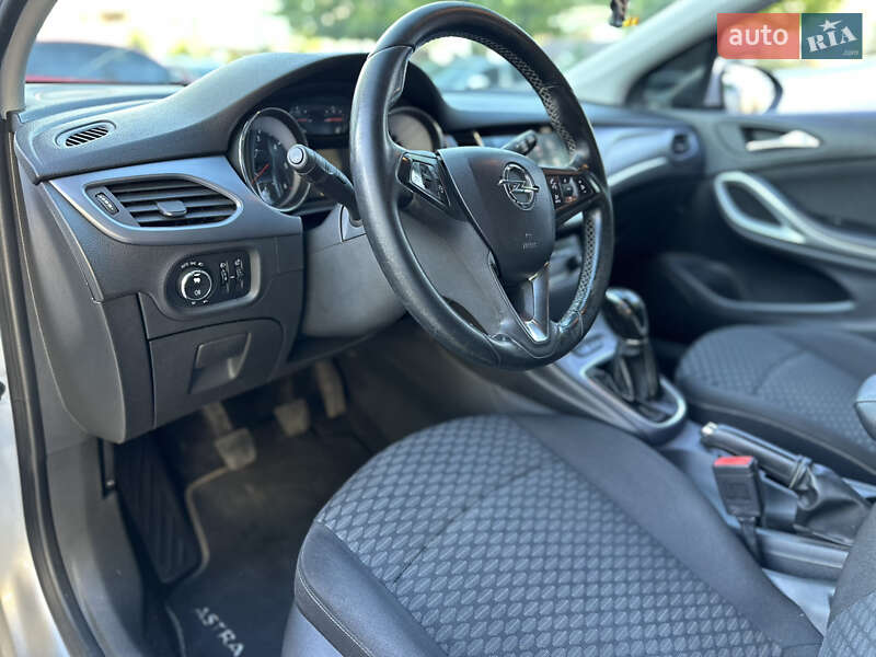 Универсал Opel Astra 2017 в Ирпене