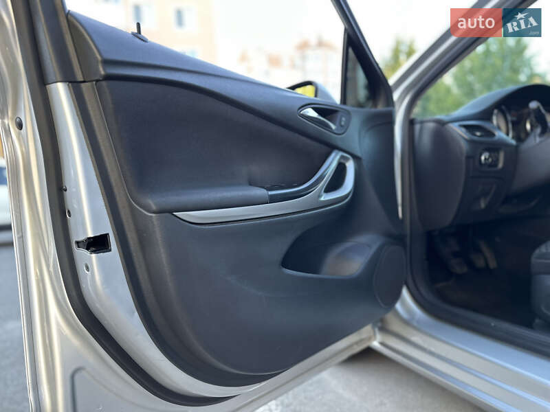Универсал Opel Astra 2017 в Ирпене