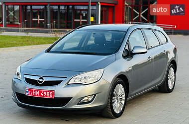Универсал Opel Astra 2012 в 