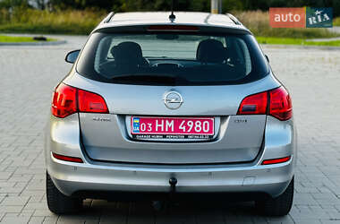Универсал Opel Astra 2012 в 