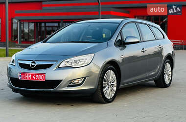 Универсал Opel Astra 2012 в 