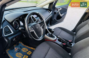 Универсал Opel Astra 2012 в 