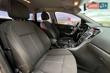 Универсал Opel Astra 2013 в 