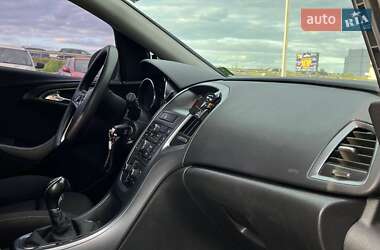 Универсал Opel Astra 2013 в 
