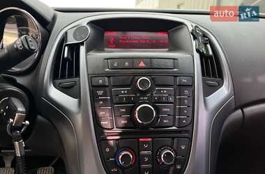 Универсал Opel Astra 2013 в 