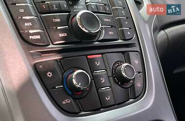 Универсал Opel Astra 2013 в 