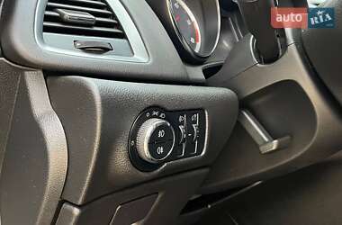 Универсал Opel Astra 2013 в 
