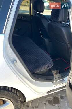 Универсал Opel Astra 2012 в 