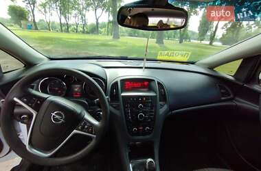 Универсал Opel Astra 2012 в 
