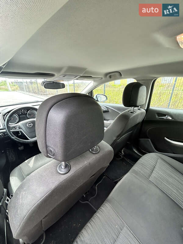Хэтчбек Opel Astra 2011 в Львове