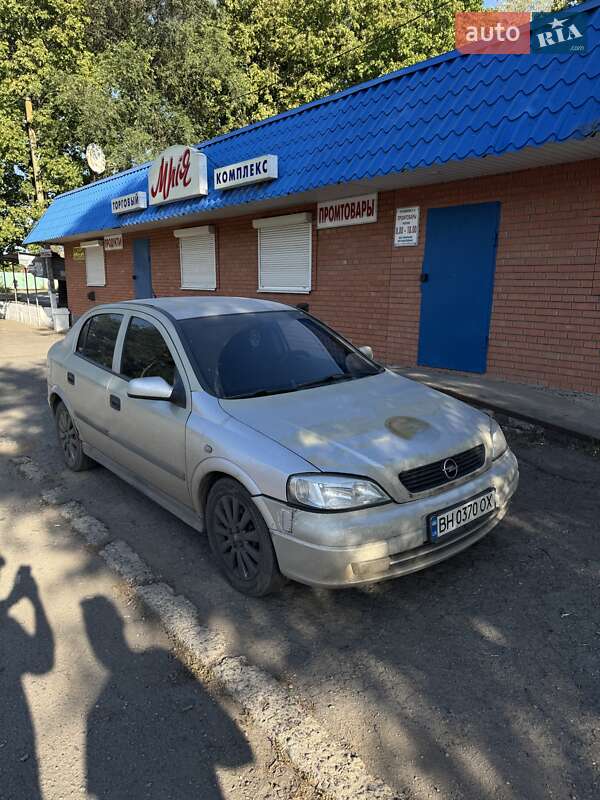 Хэтчбек Opel Astra 2001 в 