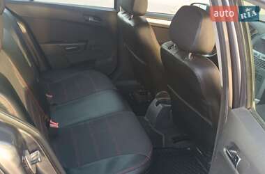 Хэтчбек Opel Astra 2009 в Каменском