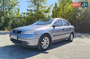 Седан Opel Astra 2004 в Дніпрі