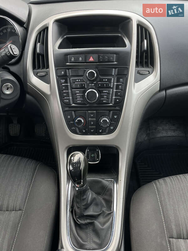 Хэтчбек Opel Astra 2012 в Киеве