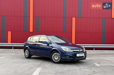 Хэтчбек Opel Astra 2008 в Киеве