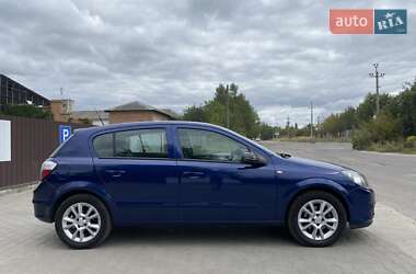 Хэтчбек Opel Astra 2006 в 