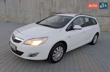 Универсал Opel Astra 2011 в Львове