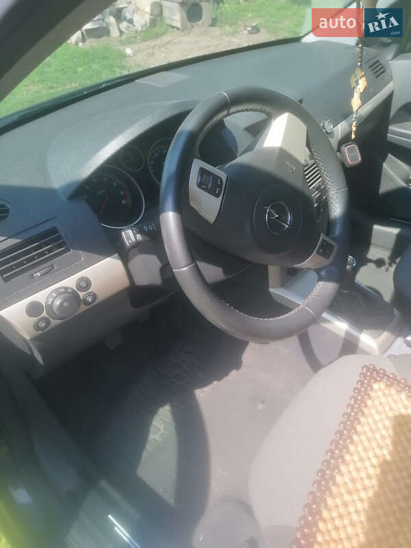 Универсал Opel Astra 2008 в Липовце