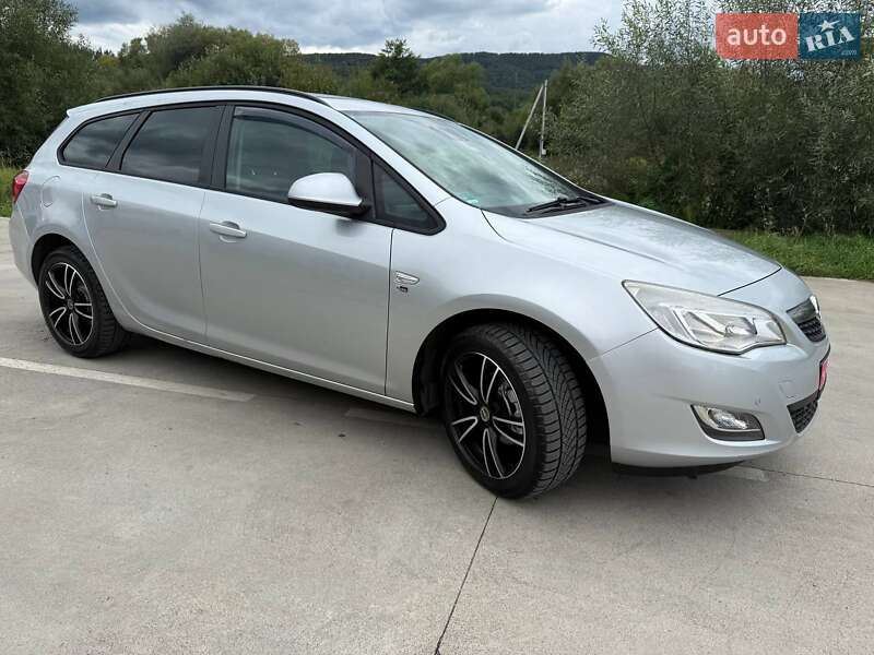 Универсал Opel Astra 2012 в Косове фото 5 Универсал Opel Astra 2012 в Косове