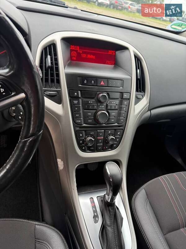 Универсал Opel Astra 2012 в Косове фото 20 Универсал Opel Astra 2012 в Косове