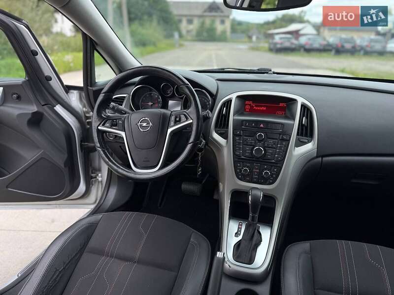 Универсал Opel Astra 2012 в Косове фото 24 Универсал Opel Astra 2012 в Косове