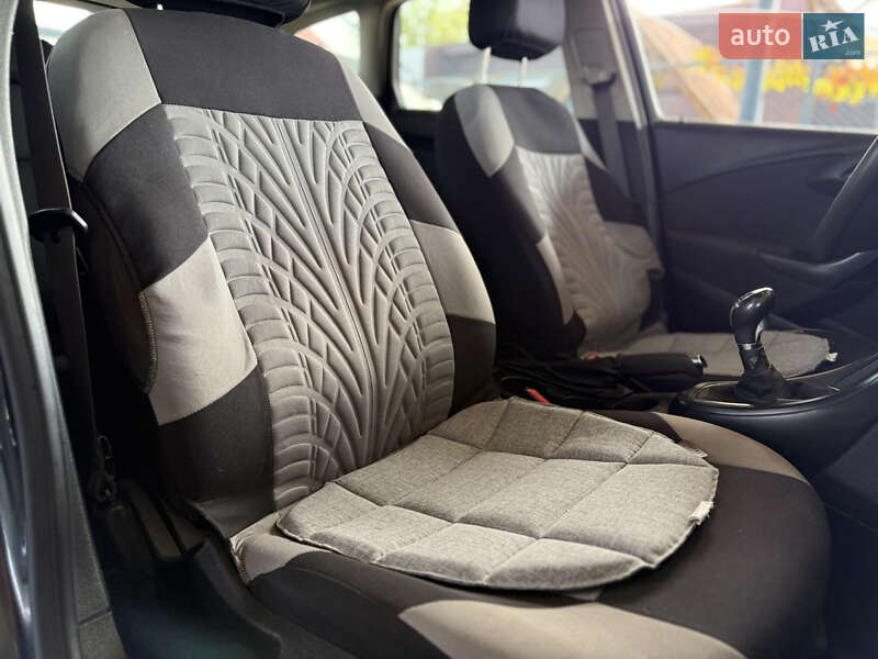 Универсал Opel Astra 2011 в Ивано-Франковске